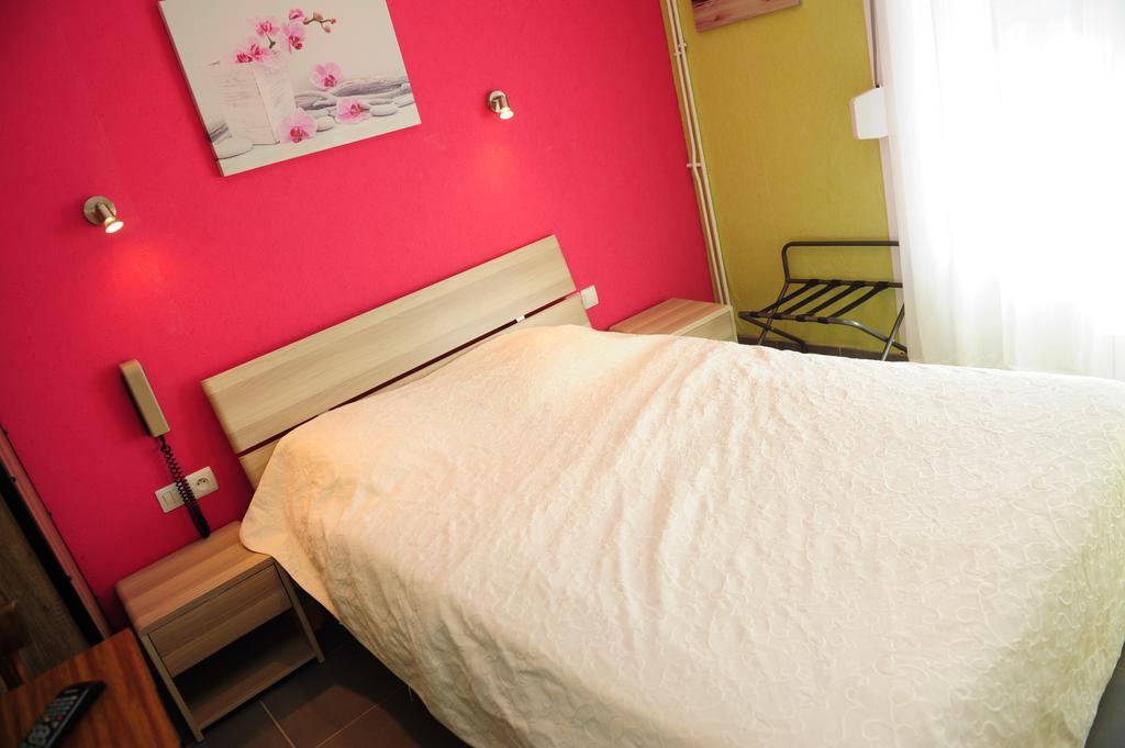 Logis Le Franco Belge Otel Monthermé Oda fotoğraf