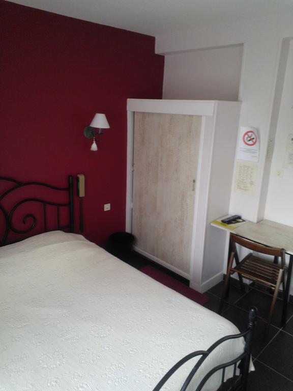Logis Le Franco Belge Otel Monthermé Oda fotoğraf
