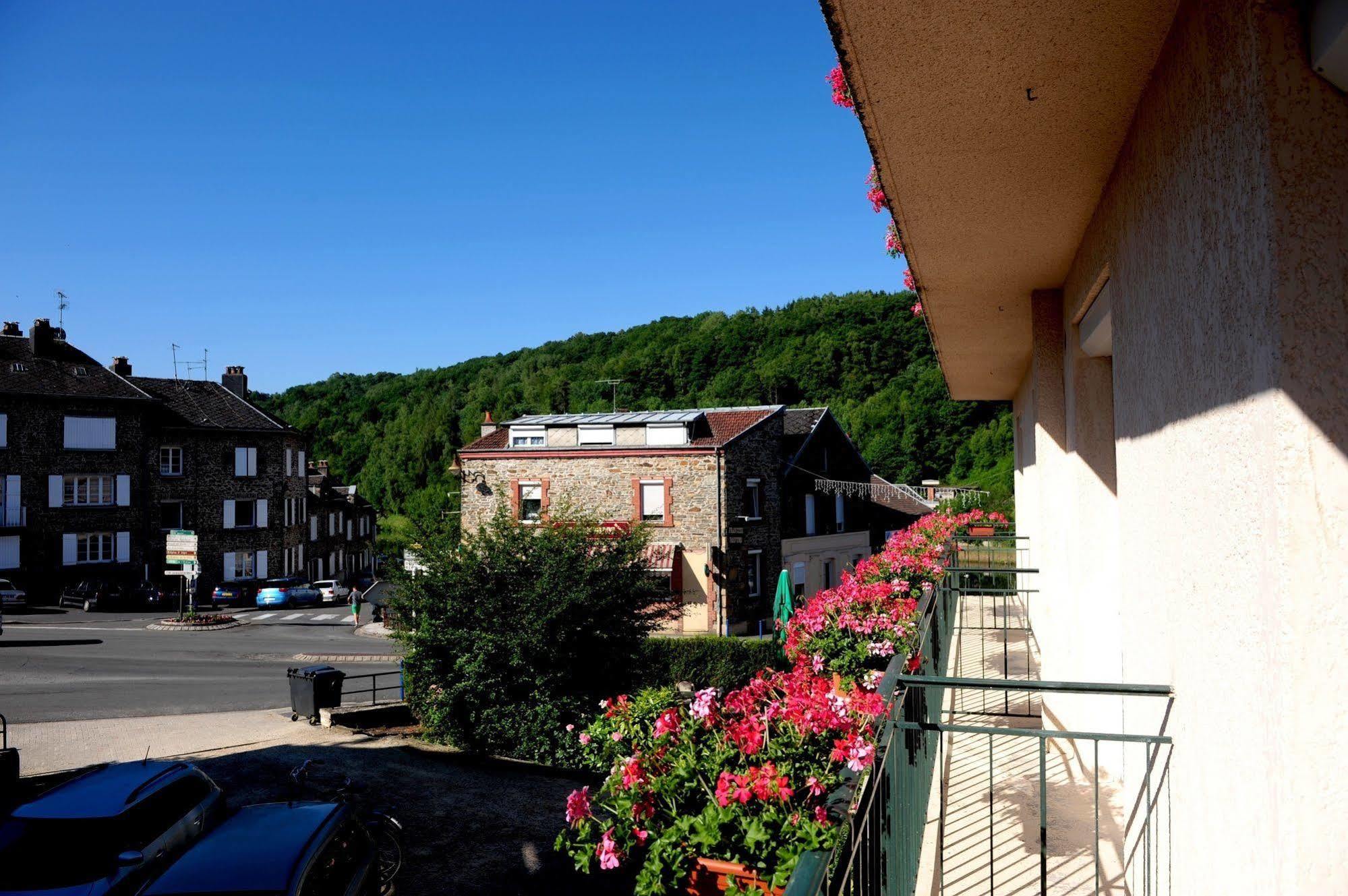 Logis Le Franco Belge Otel Monthermé Dış mekan fotoğraf