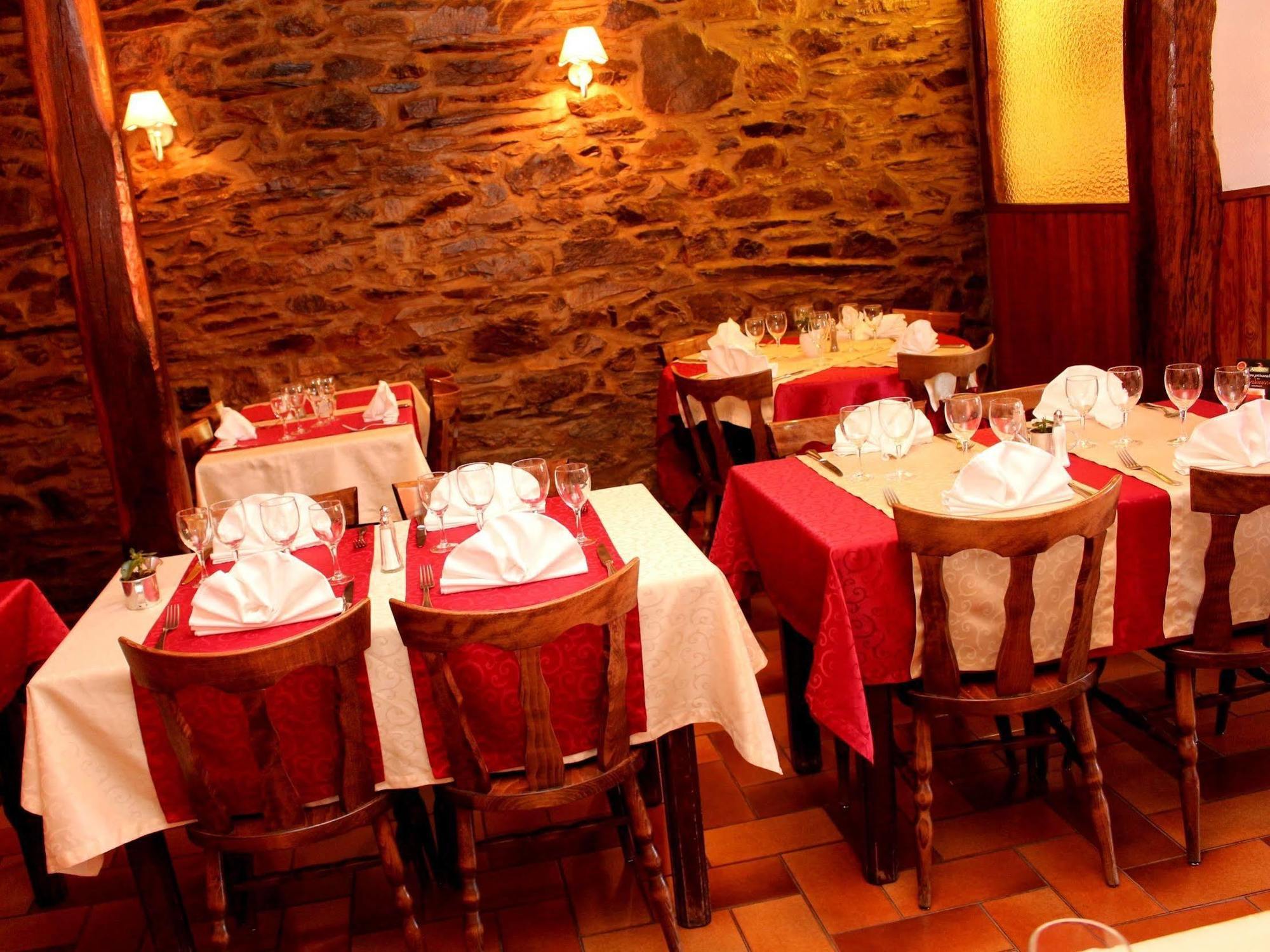 Logis Le Franco Belge Otel Monthermé Dış mekan fotoğraf