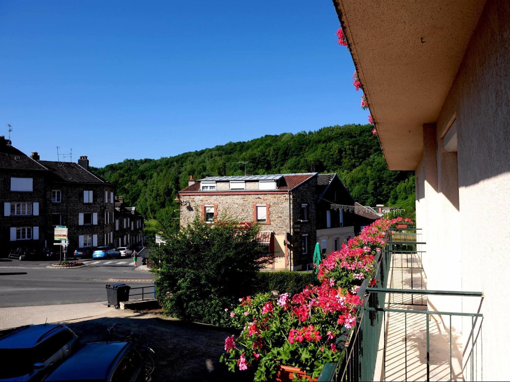 Logis Le Franco Belge Otel Monthermé Dış mekan fotoğraf